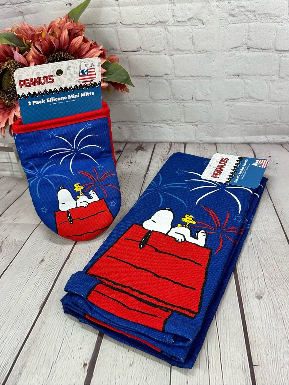 NWT Peanuts Snoopy Kitchen Towels mini oven mitts patriotic firework summer